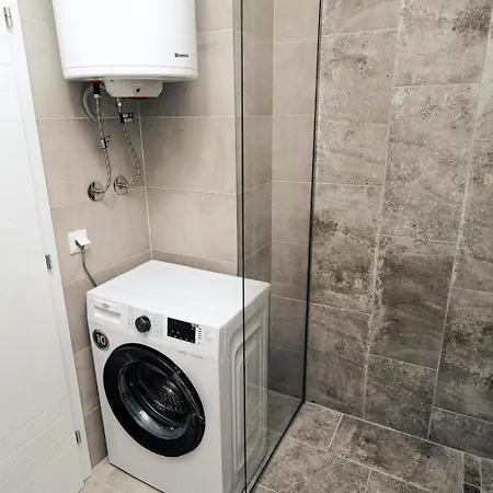 Apartment Luxury Center 2br With Private Parking Skopje
