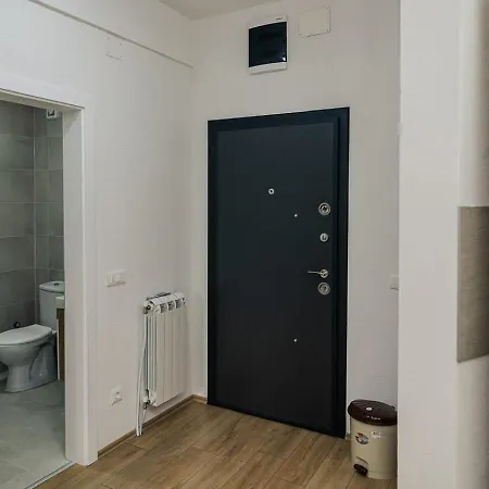 Luxury Center 2br With Private Parking Apartment *