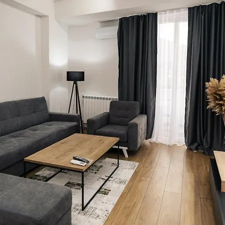 Apartment Luxury Center 2br With Private Parking *