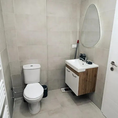 Luxury Center 2br With Private Parking